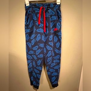 Nike big kid’s (boy’s) jogger sweatpants size Large